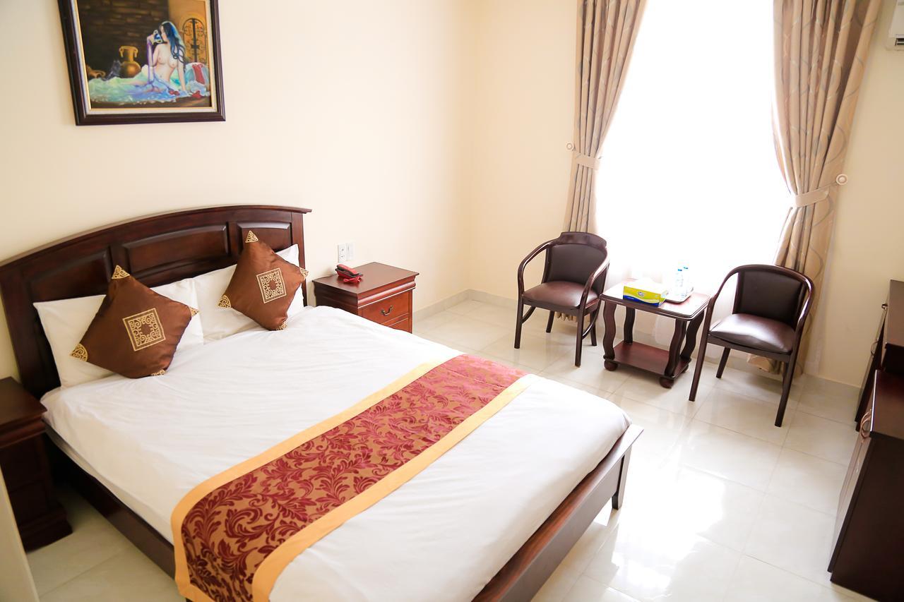 Golden Hotel