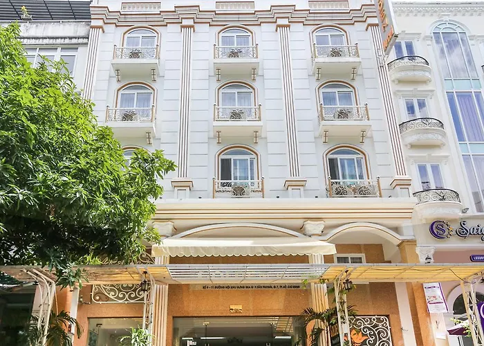 Golden Hotel